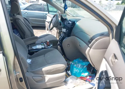 2004 Toyota Sienna Le из США, поврежденный, VIN 5TDZA23C24S161846